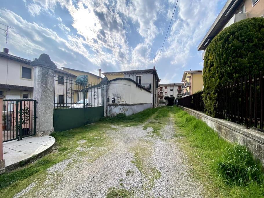 Ferienwohnung Zona Fiera A 10 Minuti Dal Centro Con Parcheggio Verona Exterior foto